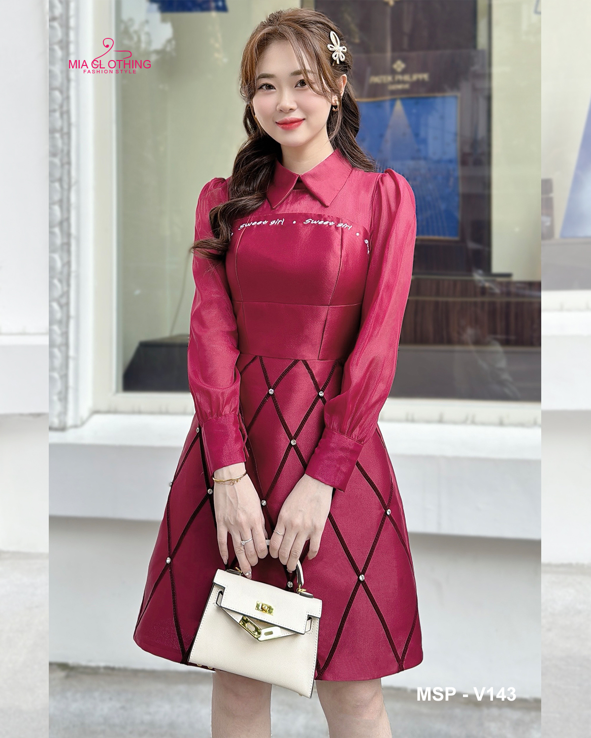 Đầm đỏ tafta thiết kế đính đá thủ công sang trọng và thanh lịch 3