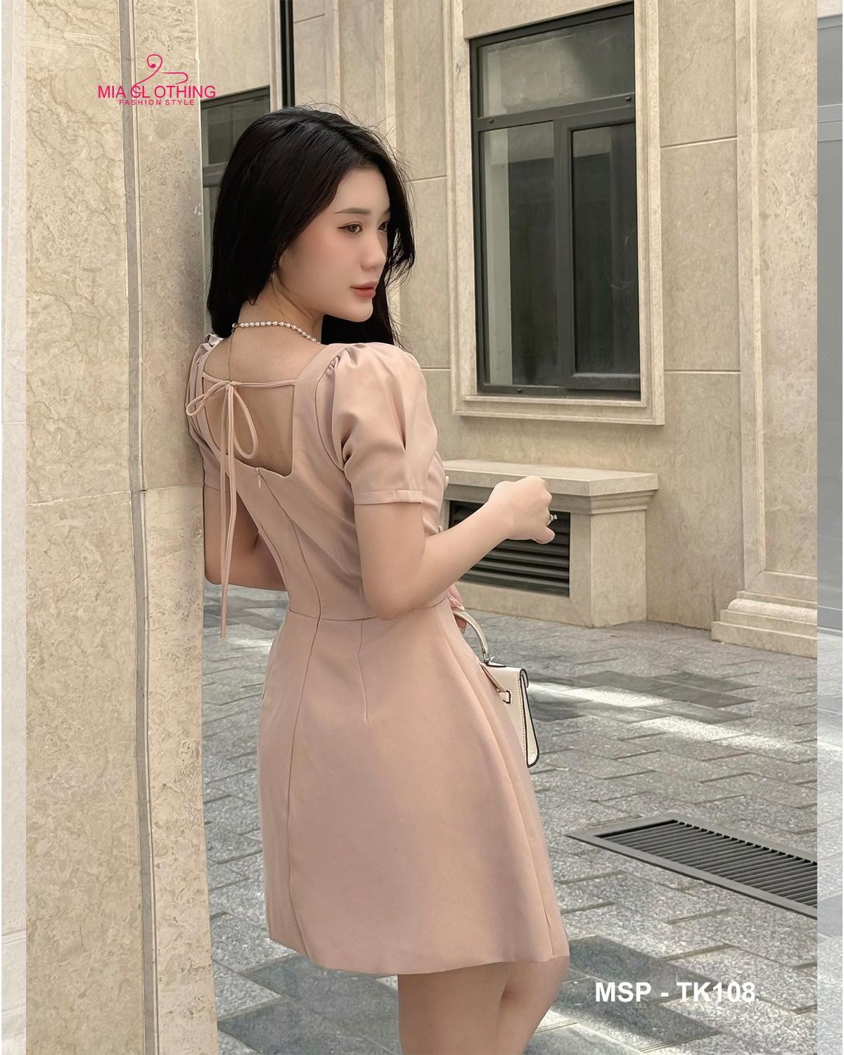 Đầm nude cổ vuông nút bọc thiết kế sang trọng  3